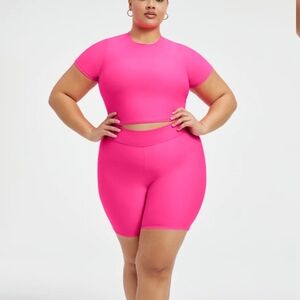 Sale!!! 🩷 Good American Neon pink Barbiecore biker shorts